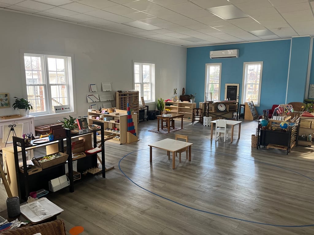 Interior of Primary with windows | Hilltop Montessori School